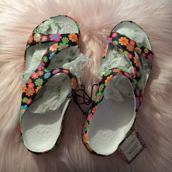 Sandals - Picture 3 of 3